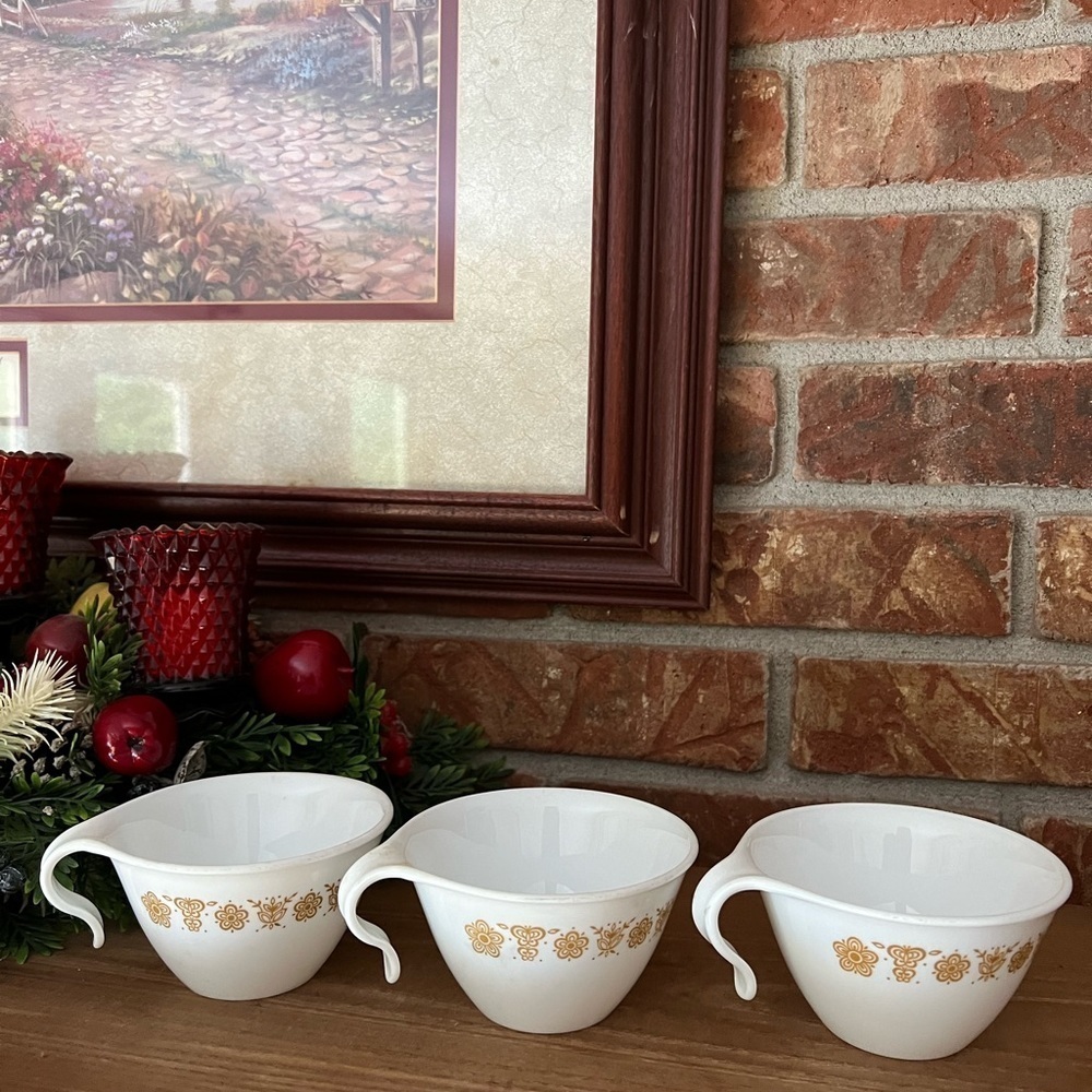 3 Vintage Corelle Coffee Cups With Hook Handles Butterfly Gold